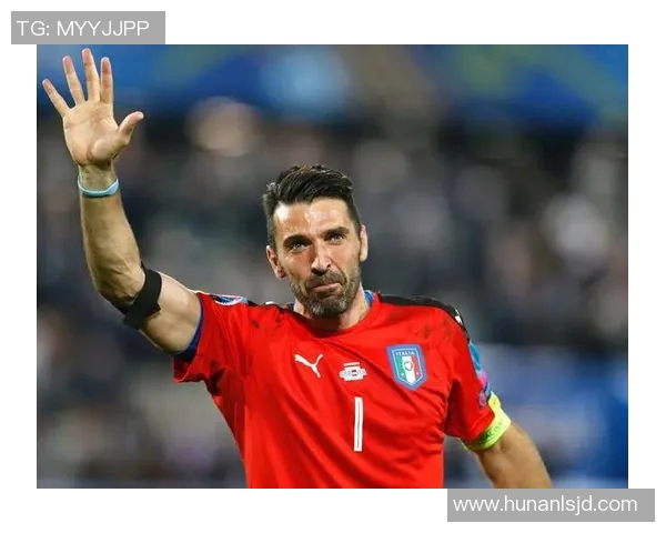 足球巨星的成长轨迹与巅峰时刻揭秘：从少年梦想到世界足坛传奇